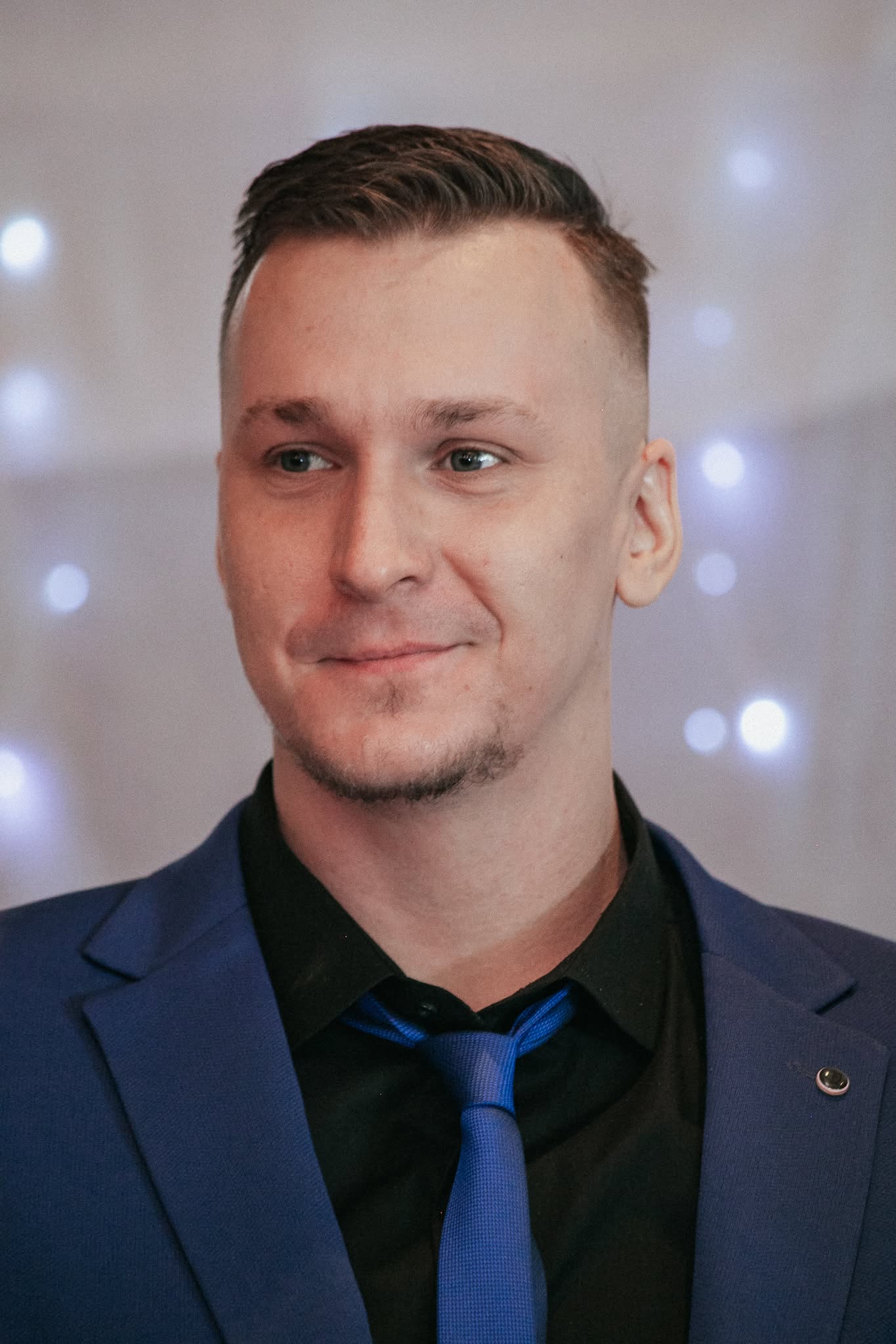 Róbert F.
